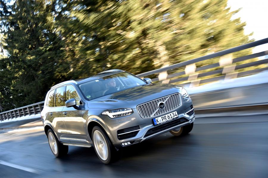  Volvo XC90 T5 Inscription 2015 года  (фото 7 из 11)